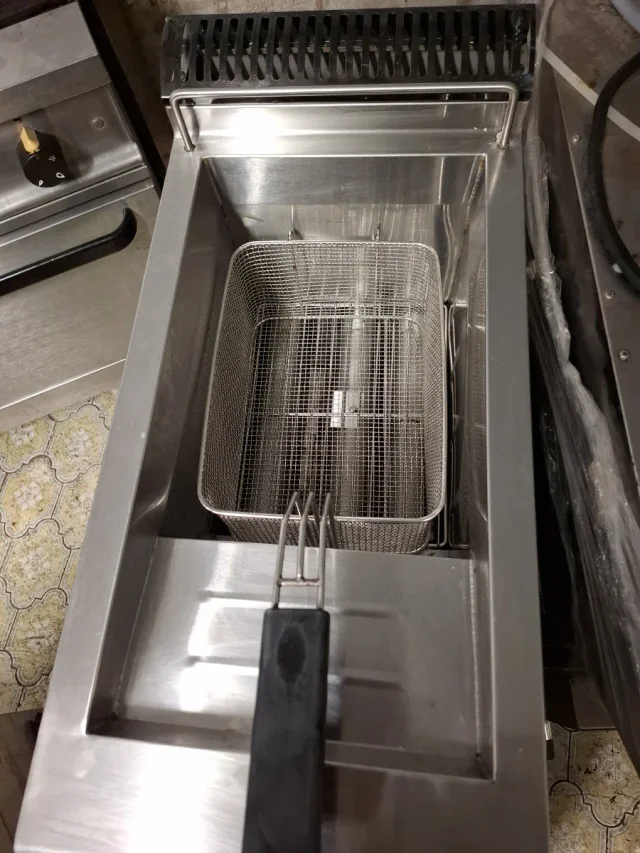 Freidora de gas profesional-image